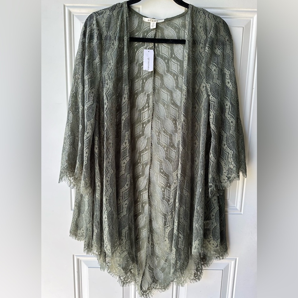 Francesca’s Hunter Green Lace Kimono Cardigan